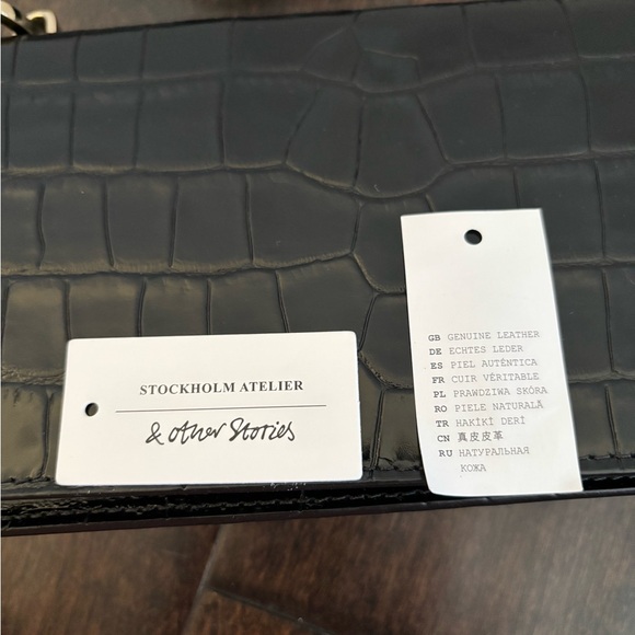 & Other Stories Black Croc-Embossed shoulder bag - Picture 9 of 11